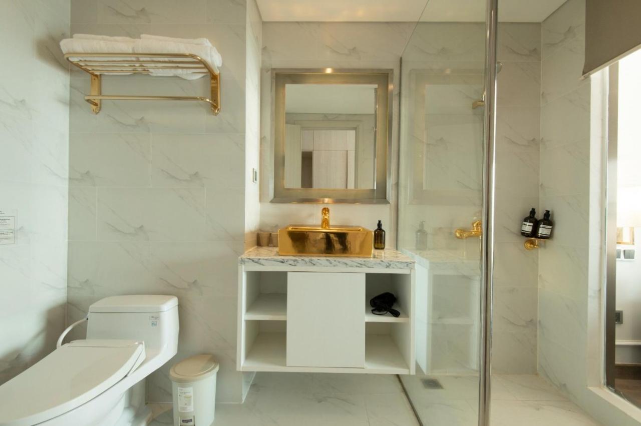 Golden Apartment With Sea View Дананг Экстерьер фото